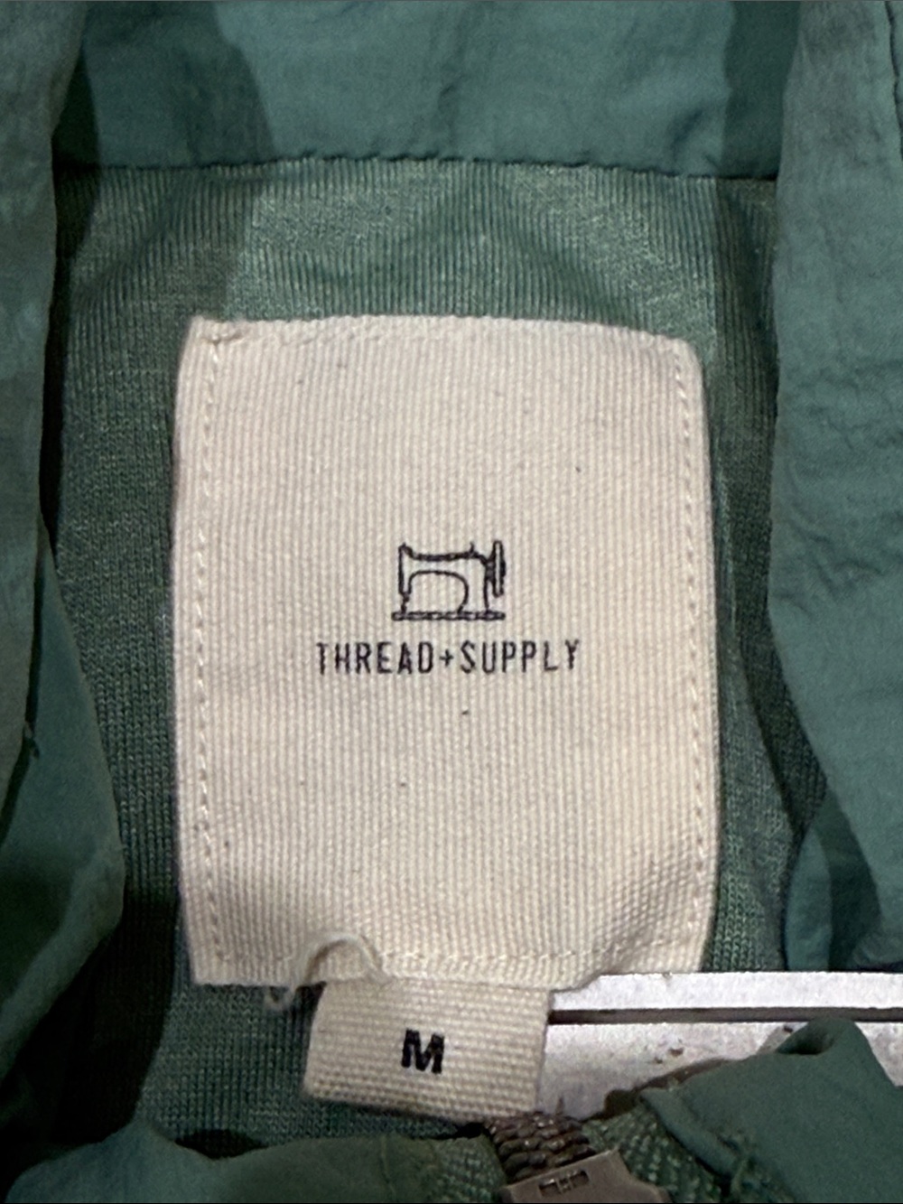 Thread & Supply Women’s Green Bay Quilted Puffer cropped vest  Size Medium - Picture 4 of 5